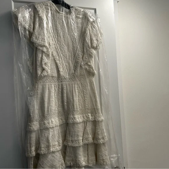 NWT Alice + Olivia Bea tiered ruffle dress size 4 - Picture 5 of 12